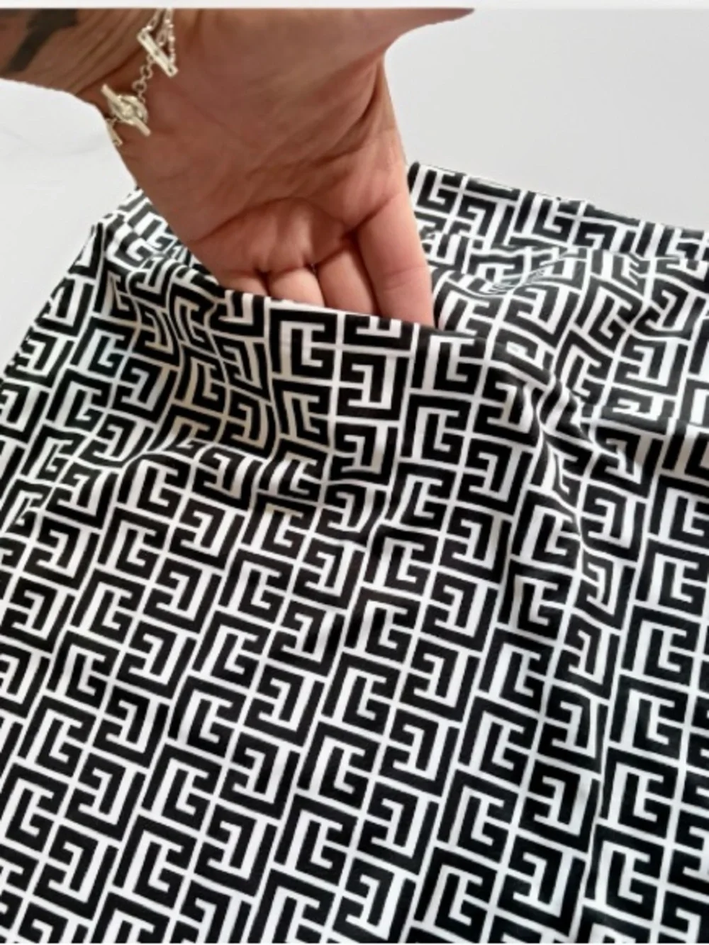 Golftini Ebb and Flow Pull-On Stretch Knit Skort Black & White Geometric PrintXL - Picture 4 of 14